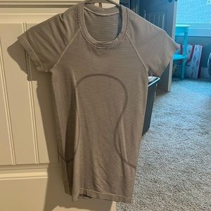 lululemon swiftly tech 2.0 tetra stripe white & black size 2